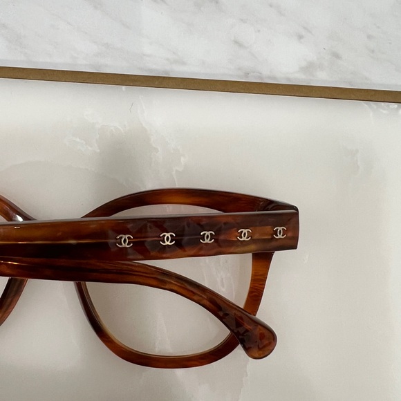 New Chanel model 0ch3442 tortoise and gold - Picture 5 of 5